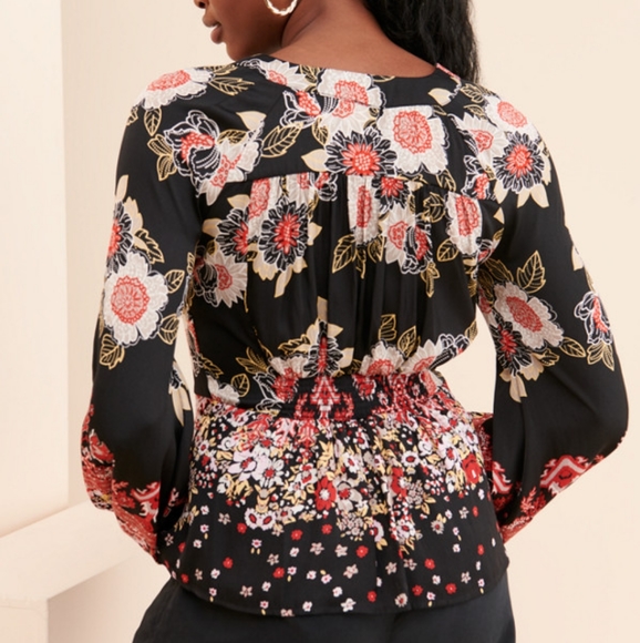 Host Pick Run Free Blouse - Picture 2 of 3